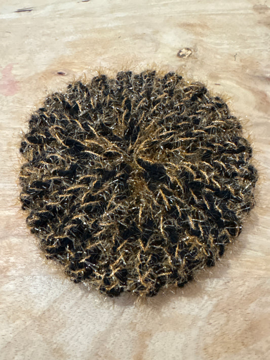Black and gold Scrubby
