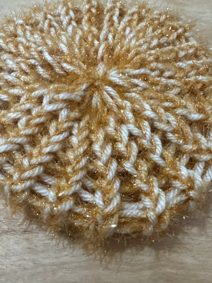 Gold and white Scrubby
