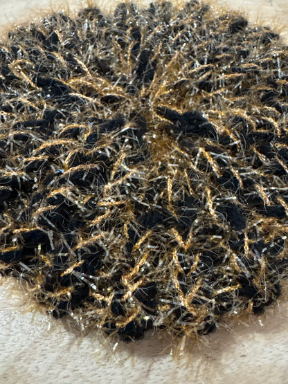 Black and gold Scrubby