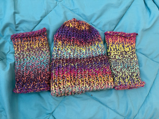 Deluxe Adult Hat and Fingerless Glove Set